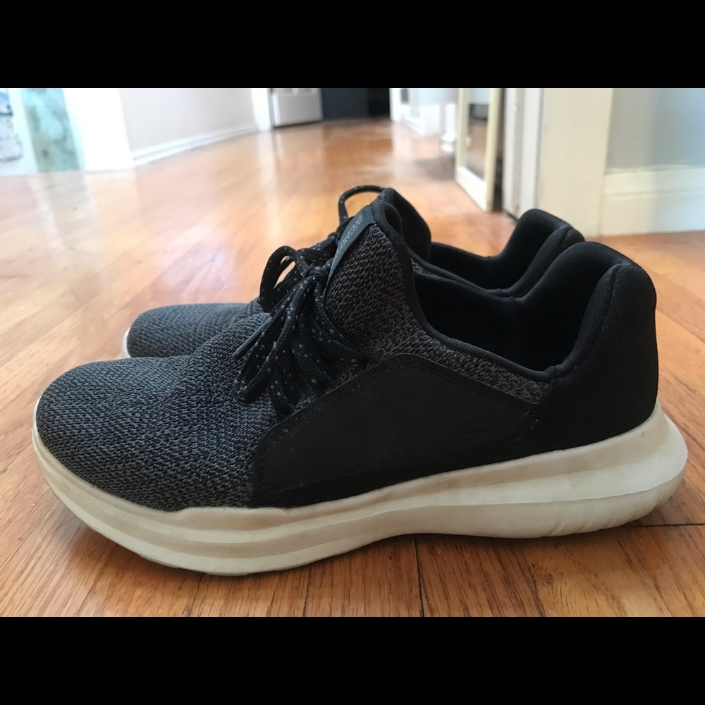 Sketchers Knit Air Cooled Sneakers